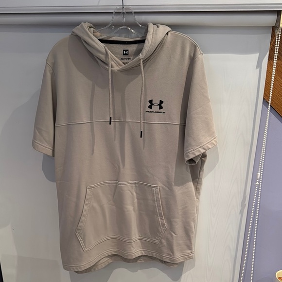 Under Armour Other - Under Armour Tan Short Sleeve Hooded Sweatshirt